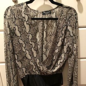 Zara long sleeve deep v body suit. Snake pattern. Size XS